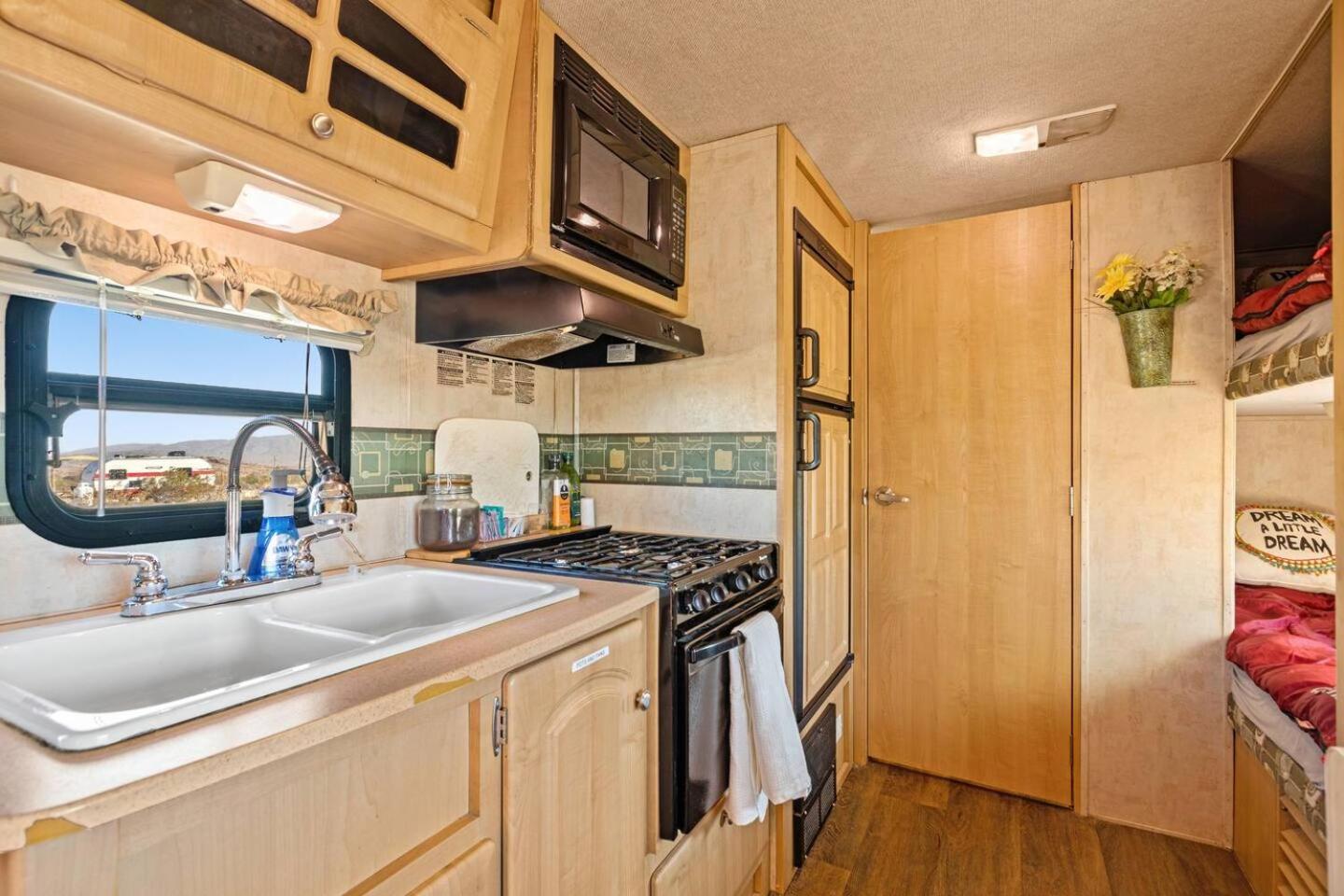Jt Village Campground - Star Stream Joshua Tree Ngoại thất bức ảnh